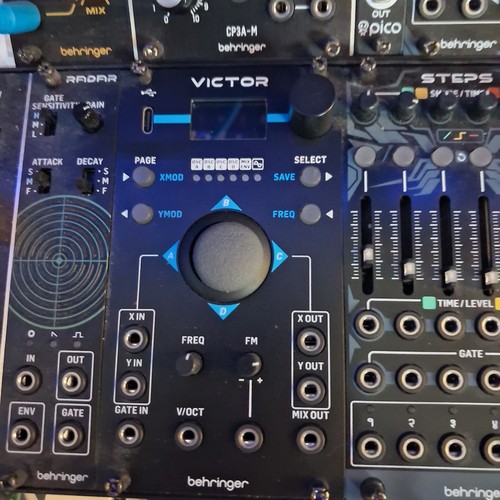 Behringer victor quad - victor, vector