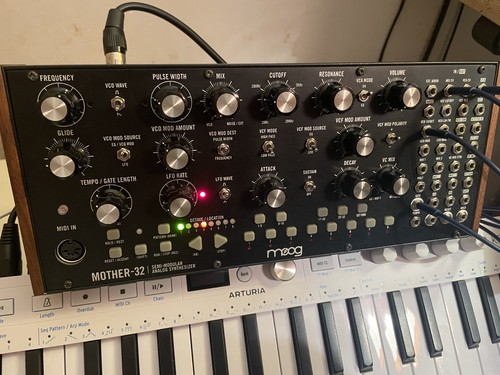 Moog mother analogue - moog, mother-32