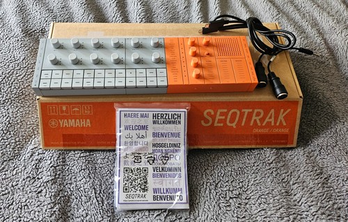 Yamaha seqtrak groovebox synth - groovebox,
