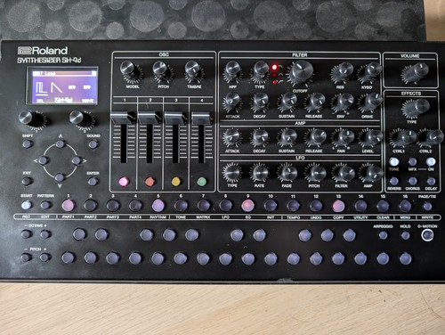 Roland synthesiser - sh-4d,